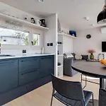 Sunshine Buqez Villa