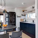 Sunshine Buqez Villa *