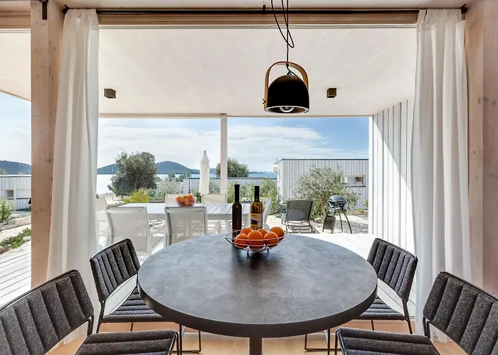 Sunshine Buqez Villa