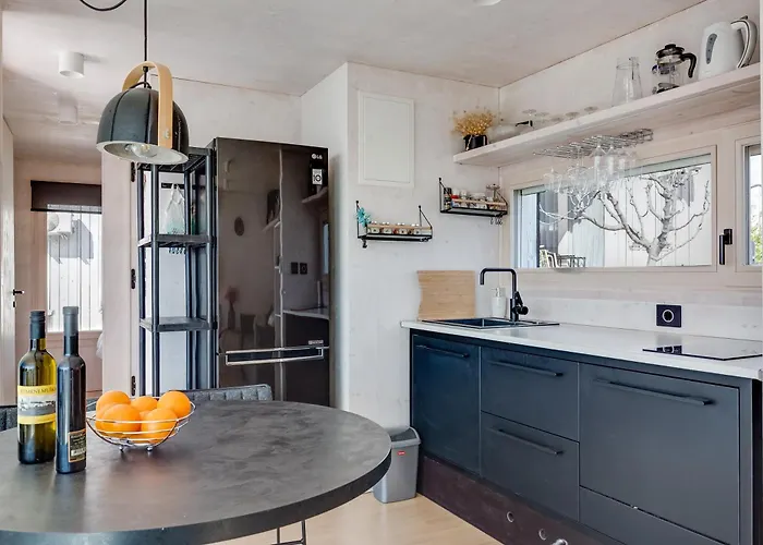 Sunshine Buqez Villa