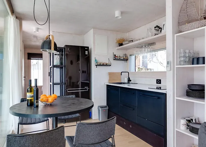 Sunshine Buqez Villa *